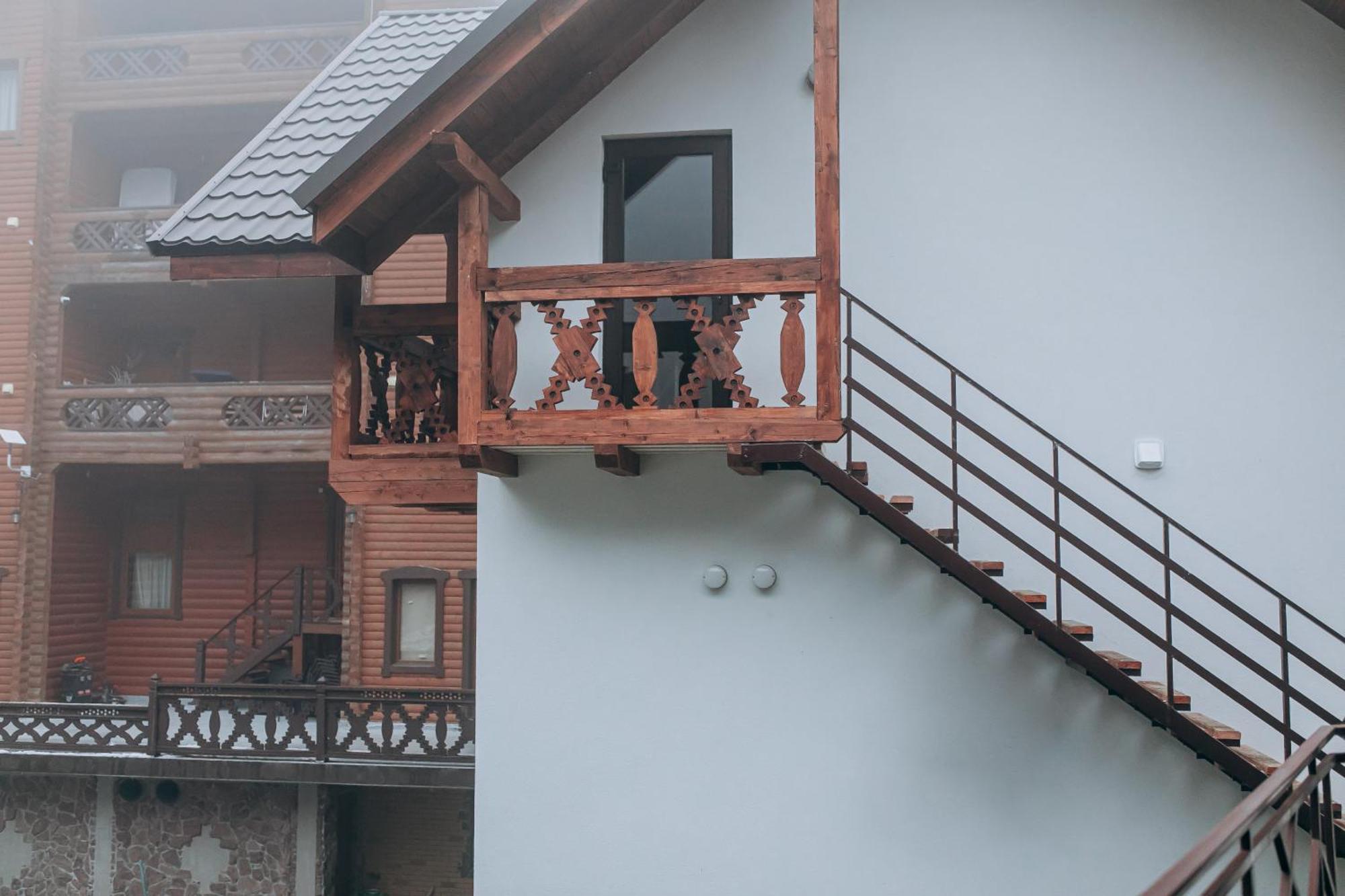 Karpatski Dzherela Jaremče Esterno foto